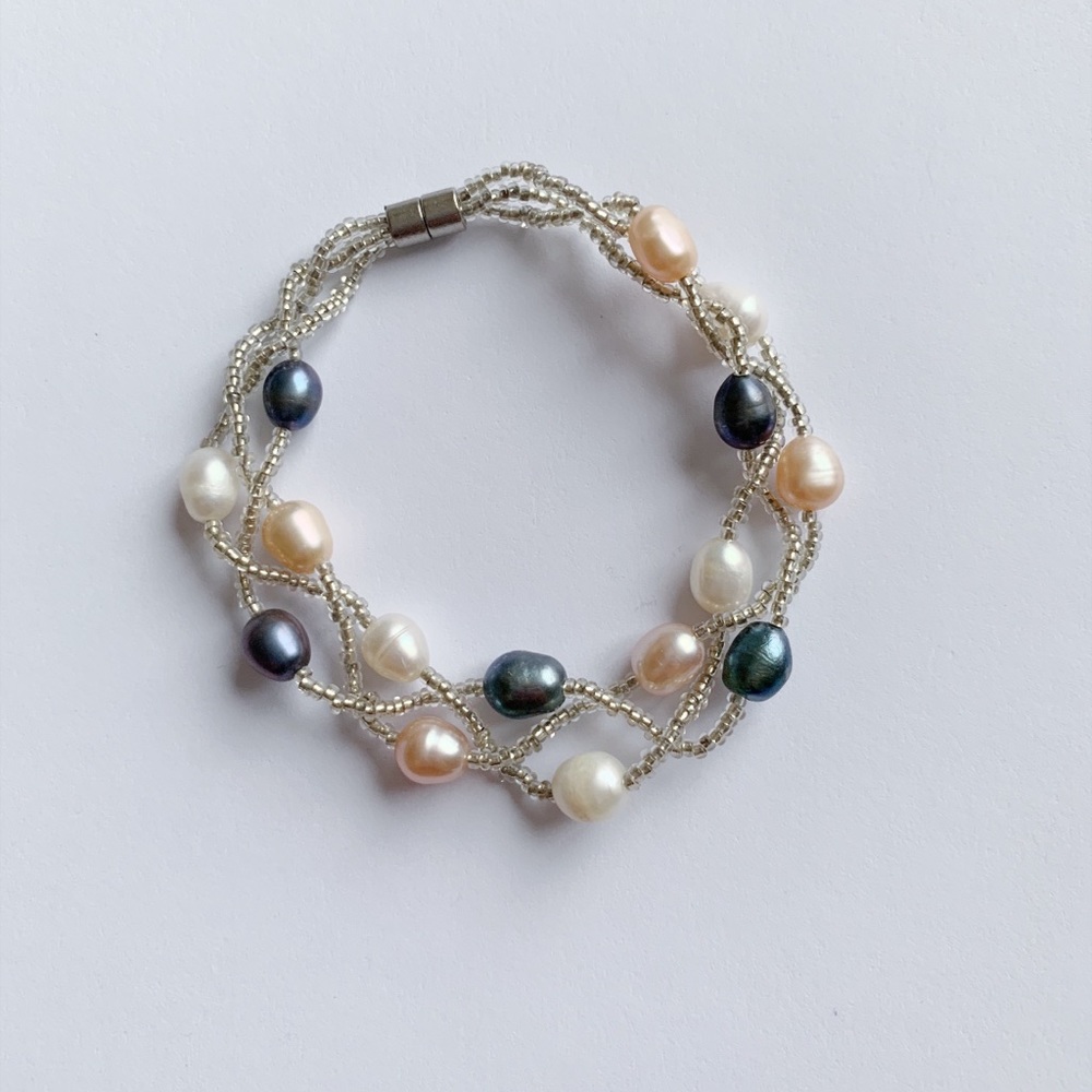 Pearl and beaded bracelet